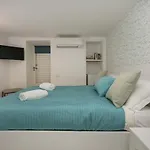 To Be 3* Capri